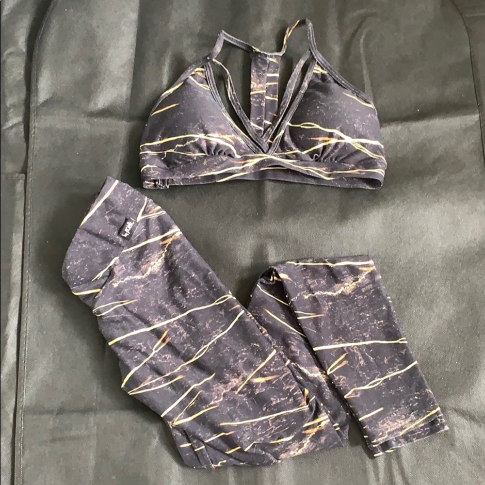 Lici fit GYM SET LEGGIN AND SPORTS BRA SET SMALL